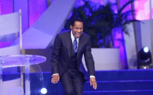 PASTOR CHRIS OYAKHILOME BIOGRAPHY, MINISTRY, NET WORTH & LESSONS FROM HIS LIFE