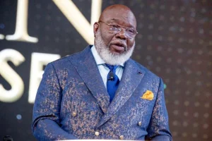 Bishop-TD-Jakes-300x200 T.D. Jakes Passes Potters House Leadership to Daughter