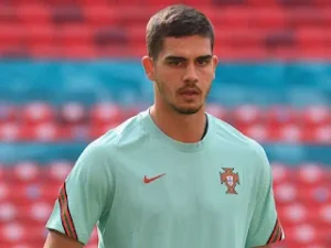 Andre-Silva-Biography-300x225 Biography of André Silva, Religion, Career & Net Worth