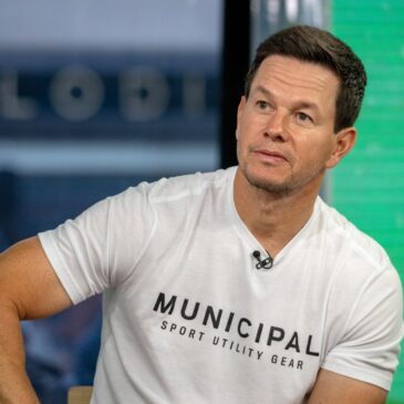Mark-Wahlberg-365x365 20 Christian Celebrities Who Are Known for Their Faith