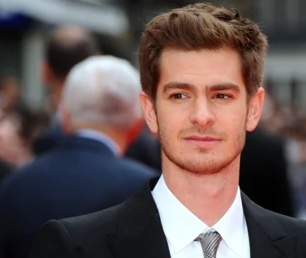 Andrew-Garfield-432x365 5 Hollywood Actors Who Found God Through Their Roles